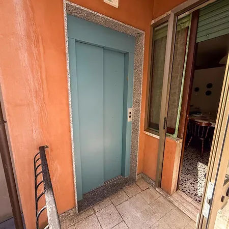 Lejlighed Pristina Apartment, Pochi Passi Dal Mare Rifa755