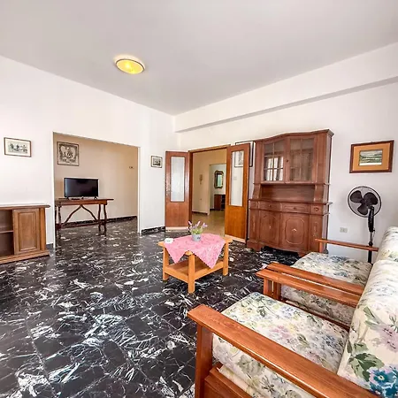 Pristina Apartment, Pochi Passi Dal Mare Rifa755 *